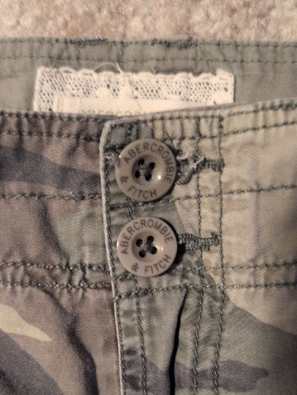 Y2K Abercrombie & Fitch Green Camo Utility Mini Skirt - Picture 6 of 11